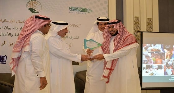 بالصور.. صحافيون ينظم ندوة بعنوان إنجازات مركز الملك سلمان للإغاثة