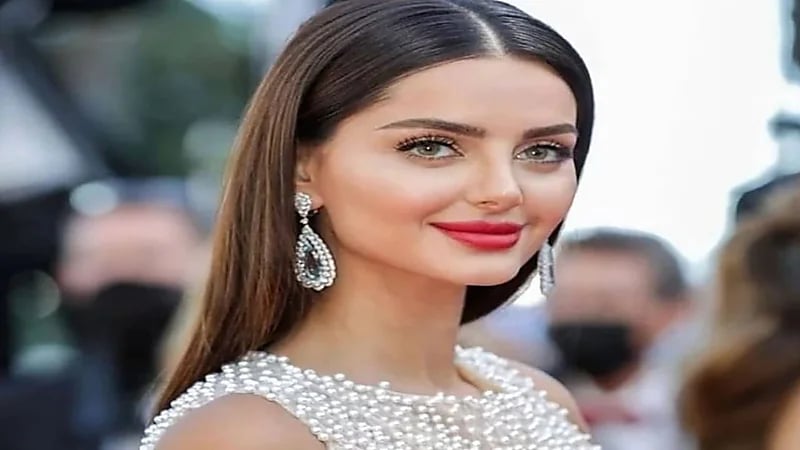 مهلاقا جابري بفستان جرئ في مهرجان كان السينمائي..صور