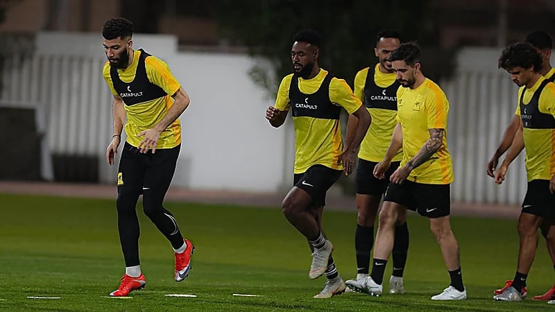 لاعبو الاتحاد يختتمون تدريباتهم استعدادًا لملاقاة أوكلاند .. فيديو