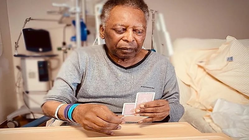 بيليه يدخل المستشفى مجددًا بسبب سرطان القولون