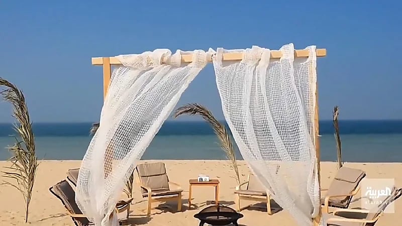 بالفيديو.. طالبة تؤسس مشروعها لتجهيز الجلسات على شواطئ الجبيل الصناعية