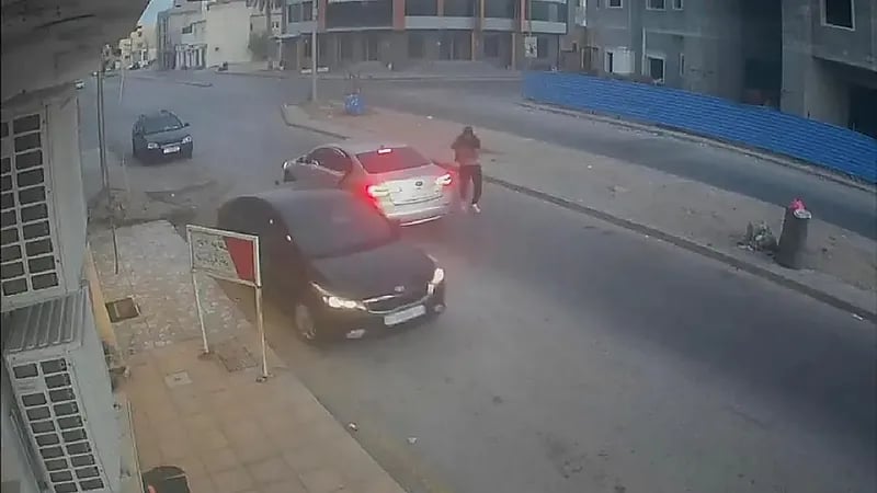 مسلحون يقتلون شابًا في طرابلس أثناء محاولة سرقة سيارته