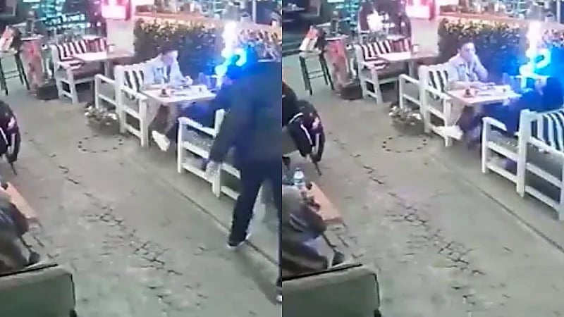 امرأة تقتل رجل بالرصاص خلال جلوسه مع زوجته.. فيديو