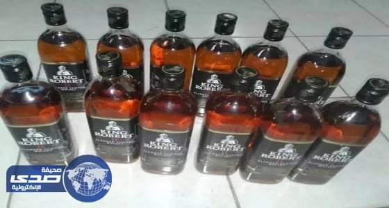 ضبط شابين بحوزتهما 12 عبوة مسكر بجازان