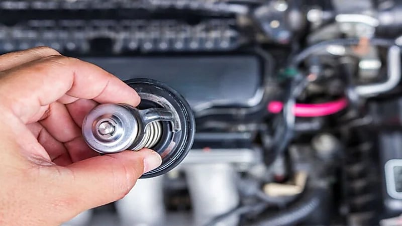 أهمية بلف الحرارة في سيارتك وعلامات تلفه