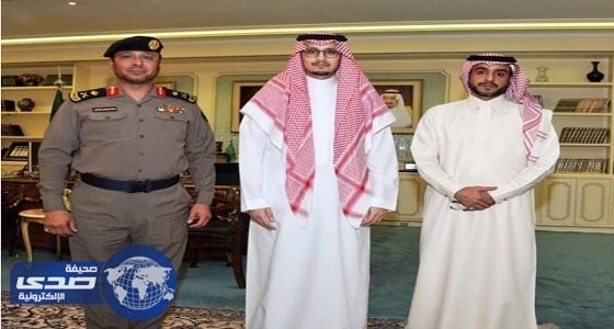 تكريم مواطن أنقذ عائلة من احتراق منزلها بالجبيل