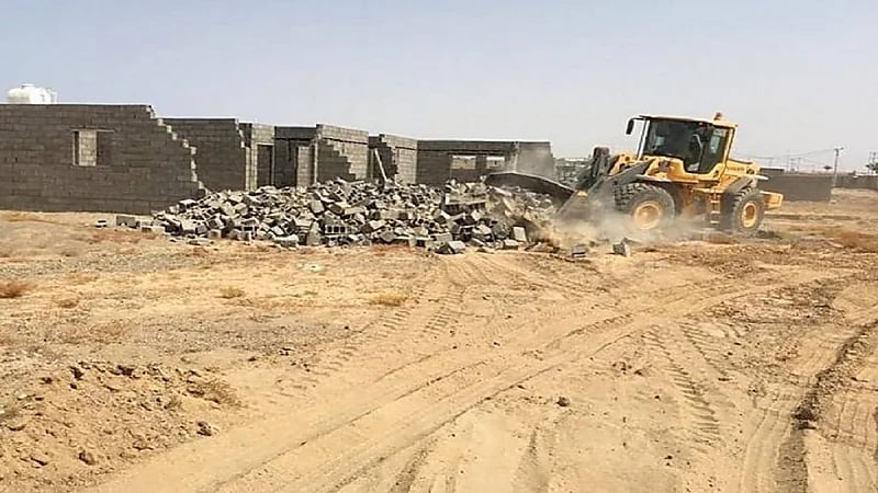 إزالة عدد من التعديات على أراضي حكومية بالمزاحمية