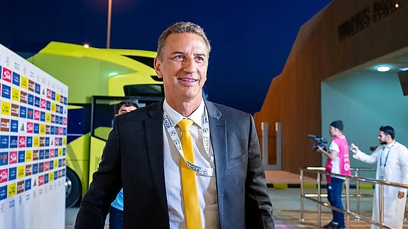 نيوم يُعلن تعاقده مع شاموسكا