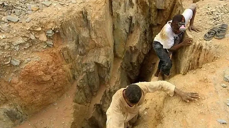 مصرع 50 شخصا إثر انهيار منجم ذهب فى السودان