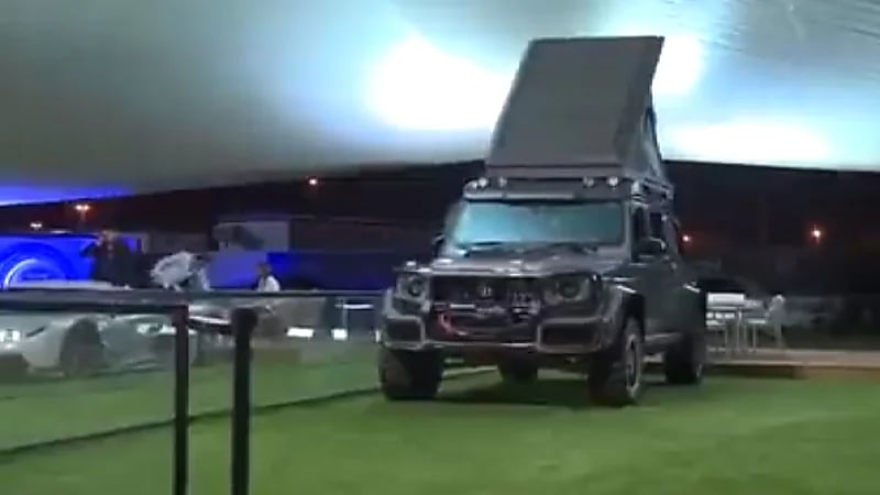 بالفيديو.. مجموعة من العقاريين يطلبون الاستثمار في السيارات النادرة