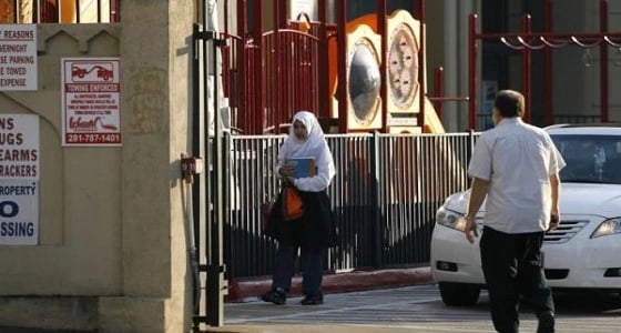 سيناريو العنصرية مستمر..طعن امرأة مسلمة محجبة بسكين في أمريكا