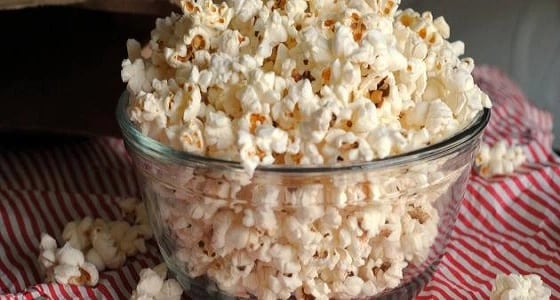 تناول " الفشار " يمنع الشيخوخة المبكرة