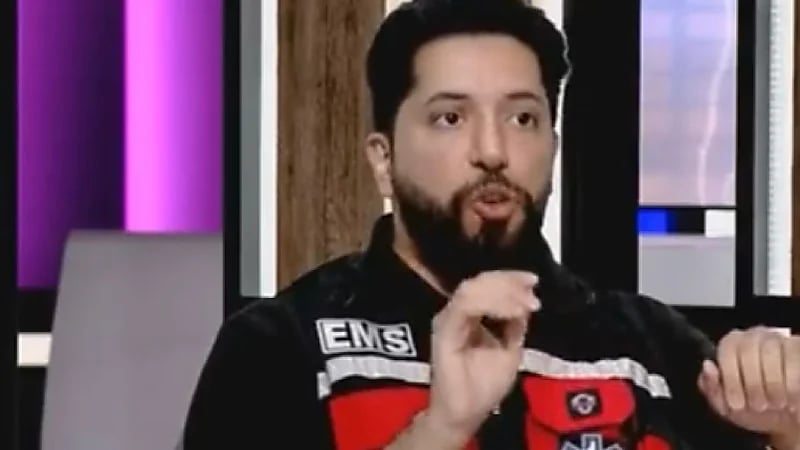 أخصائي يوضح أبرز أعراض إصابة الشخص بضربة الشمس (فيديو)