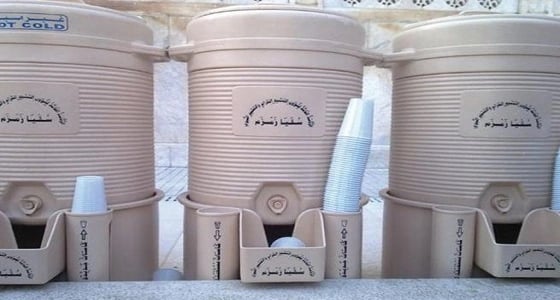 حقيقة فرض الحكومة ضريبة على مياه زمزم