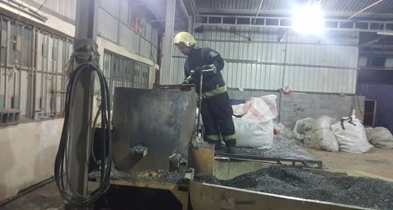وفاة شخص إثر سقوطه داخل ماكينة تدوير بلاستيك بالمدينة