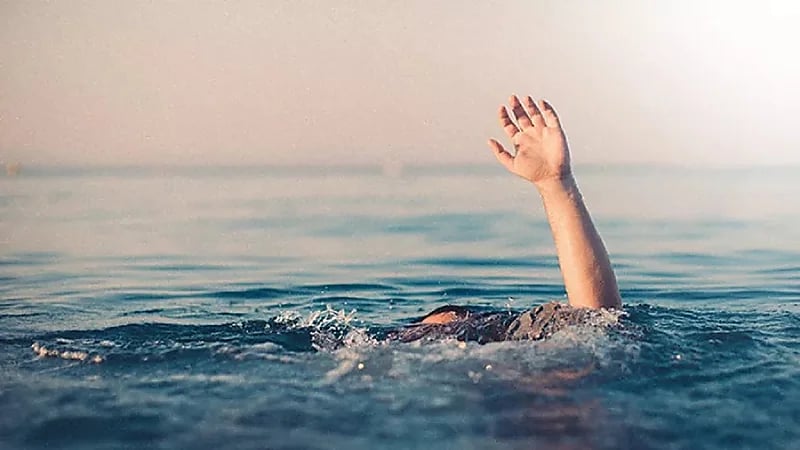 حرس الحدود بجازان ينقذ طفلة من الغرق