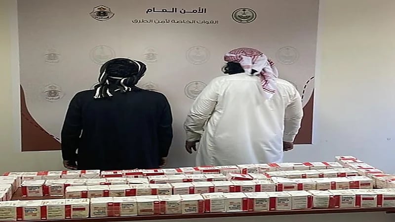 القبض على شخصين بحوزتهما 12 ألف قرصًا خاضعًا لتنظيم التداول الطبي بعسير