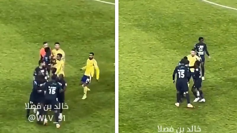 مشادة حادة بين رونالدو ولاعبي الأخدود .. فيديو