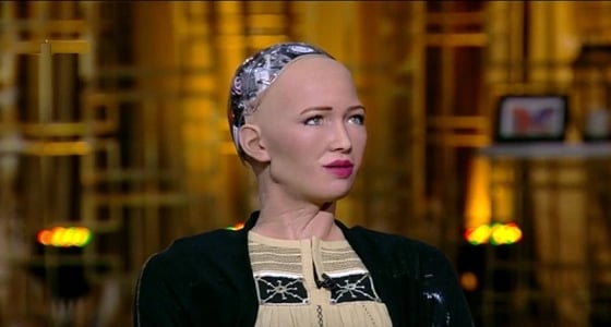 بالفيديو.. الروبوت صوفيا تعبر عن استياءها من عنف البشر