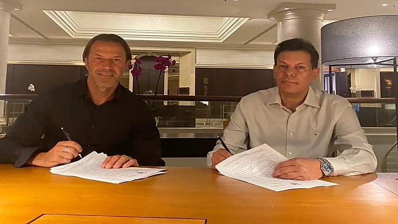 بالصور.. الفيصلي يتعاقد مع الإيطالي باولو تراميزاني