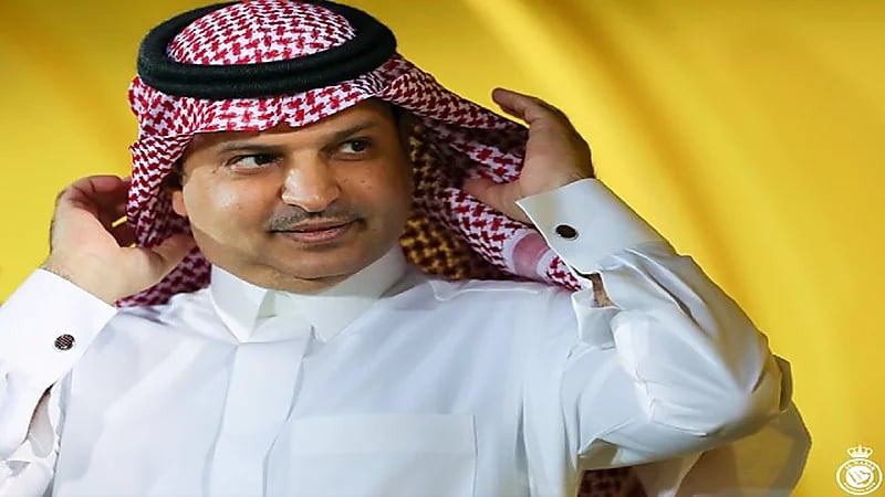 مسلي آل معمر يوجه رسالة للاعبي "النصر"