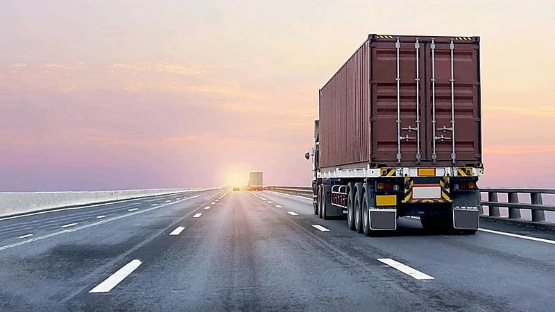 أمن الطرق يحذر من تجاوز محطة وزن الشاحنات ويوضح العقوبة