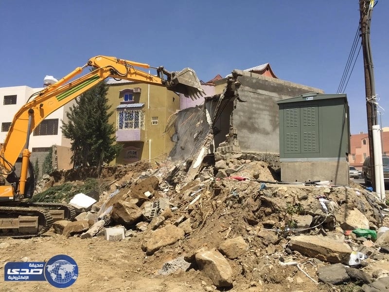 بالصور .. أمانة عسير تزيل تعديات على 10 آلاف متر بوادي المنسك بأبها