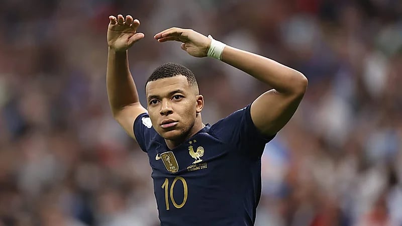 مدرب فرنسا يرفض تحديد مصير مبابي من لقاء بولندا