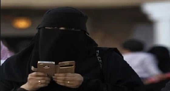 مدير متحرش يطلب من موظفة علاقة محرمة ويهددها بالفصل