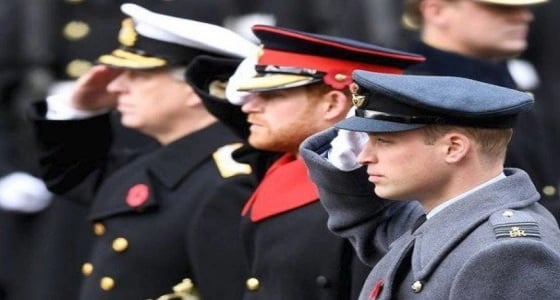 الأمير هاري يكسر القواعد الملكية