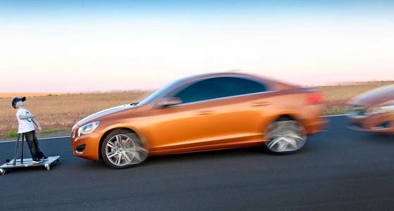 أفضل طريقة لإيقاف سيارتك بأسرع وقت في حالات الطوارئ