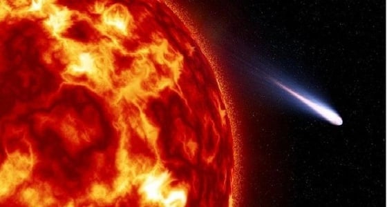 بالفيديو ..ظهور جسم غريب يمر بالقرب من الشمس