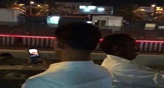 شعب المملكة يتحدى الحوثيين ويلتقط " سيلفي " مع الصواريخ الباليستية