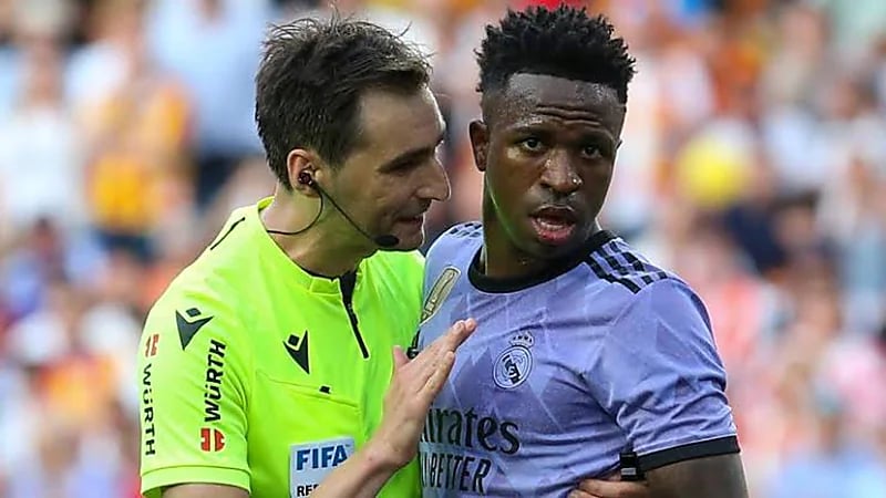 القبض على 3 أشخاص في إسبانيا بسبب هتافات عنصرية ضد فينيسيوس