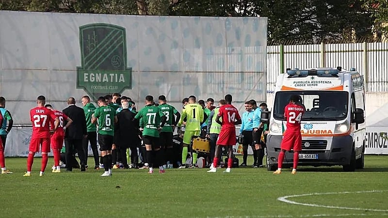 لحظة وفاة مهاجم غاني في الدوري الألباني .. فيديو
