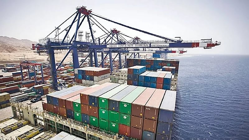 "موانئ" تصدر قراراً بإلزامية تستيف البضائع الواردة للمملكة عبر الحاويات