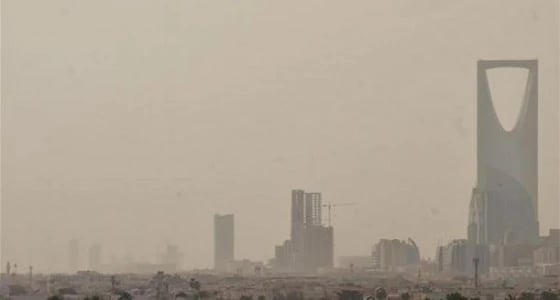 رياح نشطة وأتربة مثارة تضرب الرياض والأجزاء المجاورة
