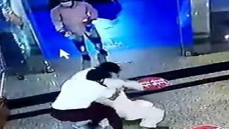 حارس أمن يكشف تفاصيل إيقاف وافد متحرش بالكرسي في حائل