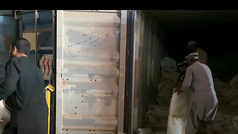 إغلاق 95 مستودعاً لتخزين الخيام ومستلزمات الحج في مكة..فيديو