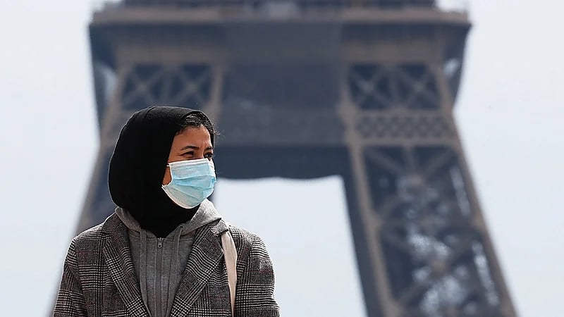 قرار أممي ينتقد فرنسا على منع امرأة من ارتداء الحجاب