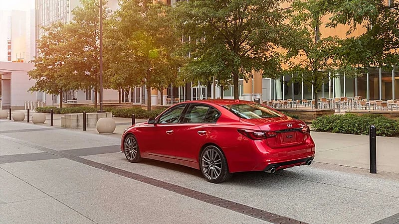 مميزات سيارة انفينيتي Q50 2021