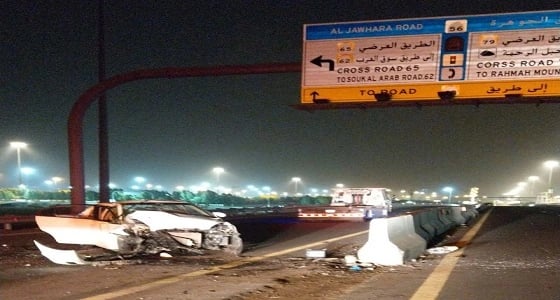 وفاة سيدة وإصابة 5 أشخاص إثر ارتطام مركبة بصبات خرسانية