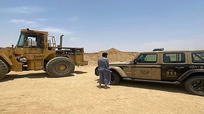 ضبط مقيم مخالف لنظام البيئة لاستغلاله الرواسب في المدينة المنورة