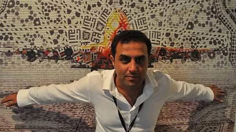 عبدالناصر غارم يكشف عن رؤيته الفنية لبرج الفنون.. فيديو