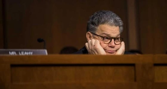 عضو بالكونجرس يتحرش بمذيعة شهيرة أثناء نومها