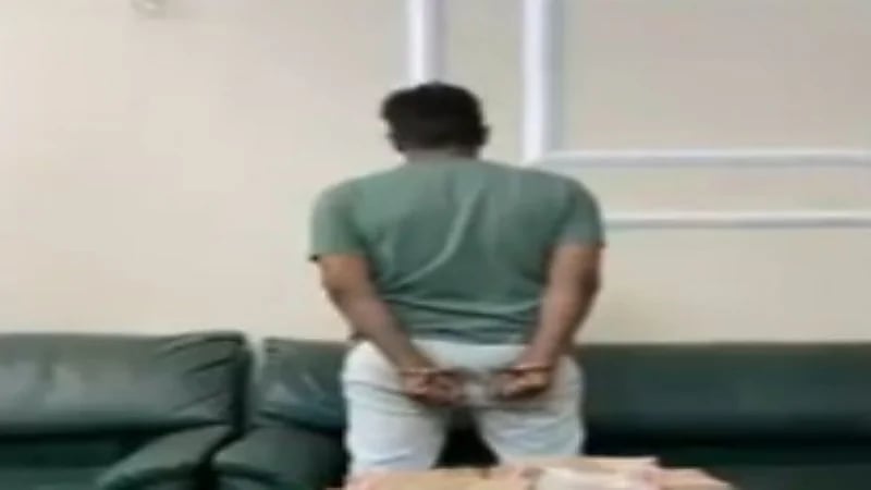 بالفيديو.. مجرمون يسقطون في قبضة رجال الأمن 