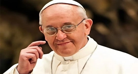 بابا الفاتيكان يتعرض لموقف غريب من أحد المواطنين في تشيلي