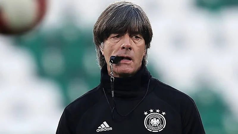 يواخيم لوف يرفض تدريب برشلونة