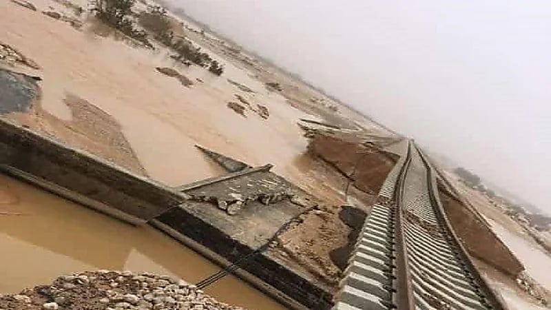 وزير النقل يعلن البدء في إصلاح المناطق المتضررة من سكة قطار القريات وموعد تشغيله