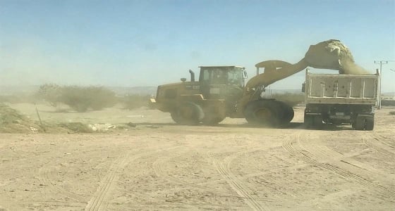 بالصور.. إزالة النفايات والمخلفات بعدة أحياء في نجران